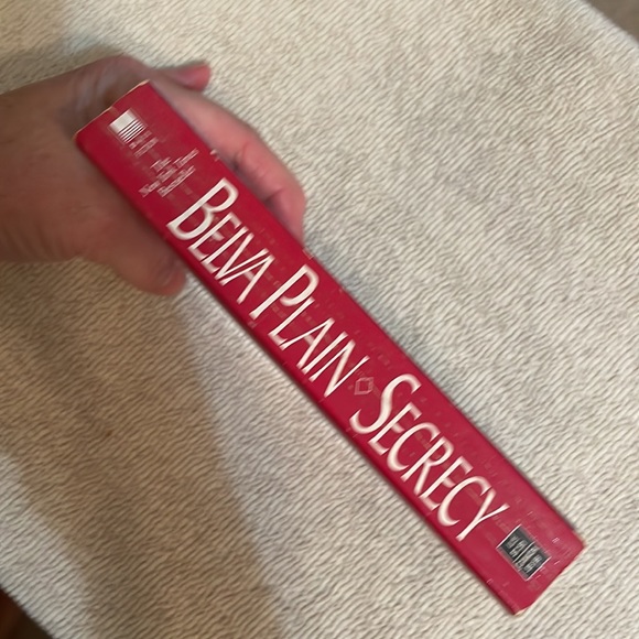 📚2/$6  Secrecy - Picture 3 of 12